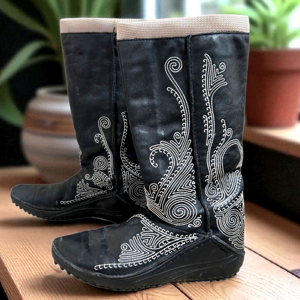 Puma Monsoon Boots Y2k Archive Black Leather Embroidered Bohemian Festival Sz 6